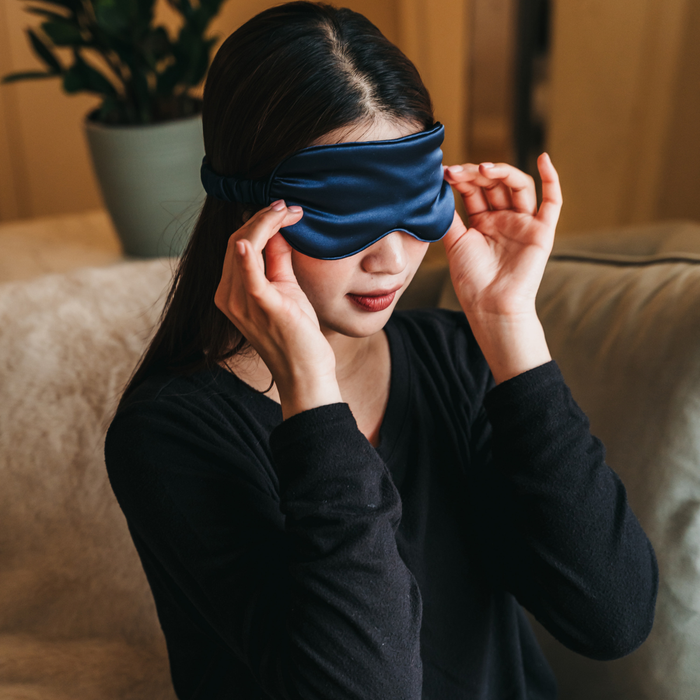 Silky Sleep Eye Mask - Bright Pink